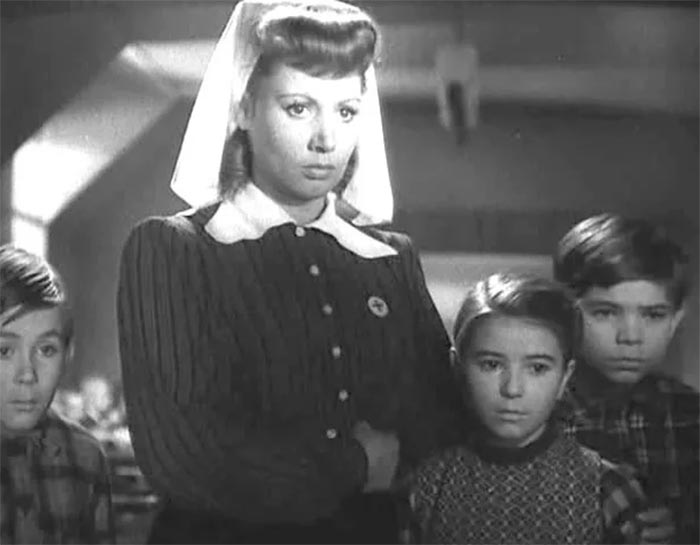 кадр У них есть Родина 6