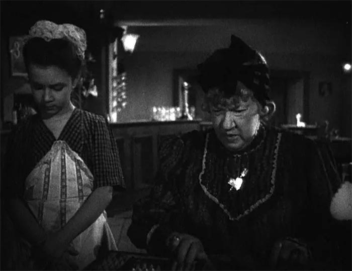 кадр У них есть Родина 10