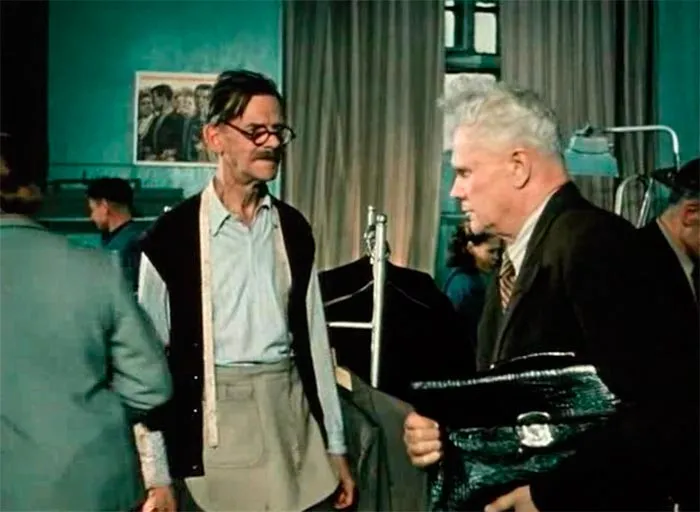 Кадр из фильма За витриной универмага кадр За витриной универмага 8