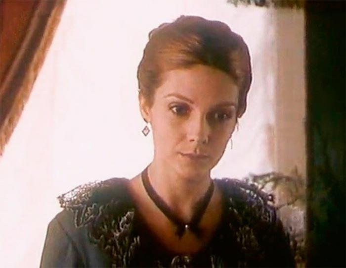 кадр Женщина в белом 2