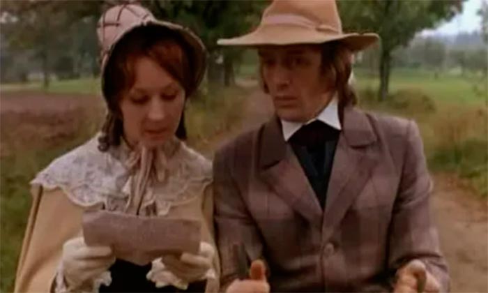 кадр Женщина в белом 3