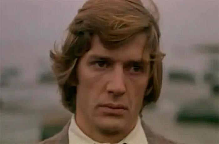 кадр Женщина в белом 4