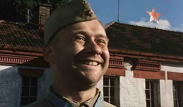 Кадр из фильма Жизнь и необычайные приключения солдата Ивана Чонкина кадр Жизнь и необычайные приключения солдата Ивана Чонкина 2