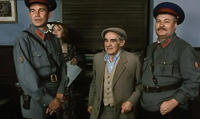 Кадр из фильма Жизнь и необычайные приключения солдата Ивана Чонкина кадр Жизнь и необычайные приключения солдата Ивана Чонкина 9