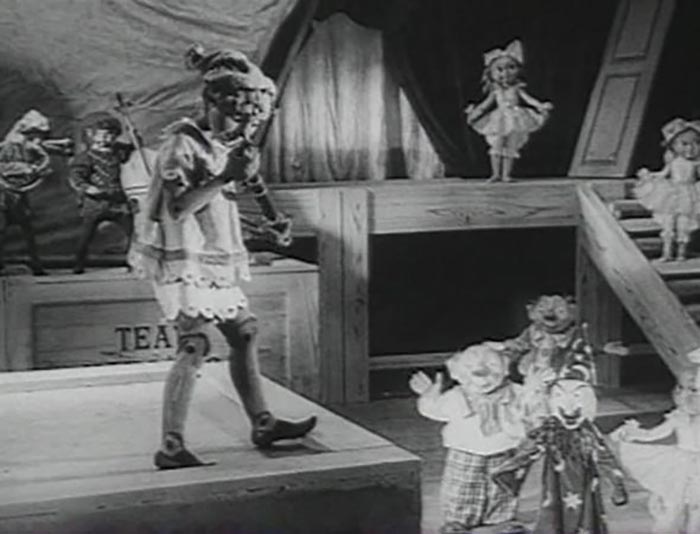 Кадр из фильма Золотой ключик кадр Золотой ключик 4