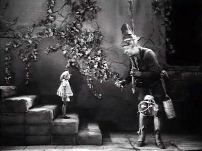 Кадр из фильма Золотой ключик кадр Золотой ключик 10