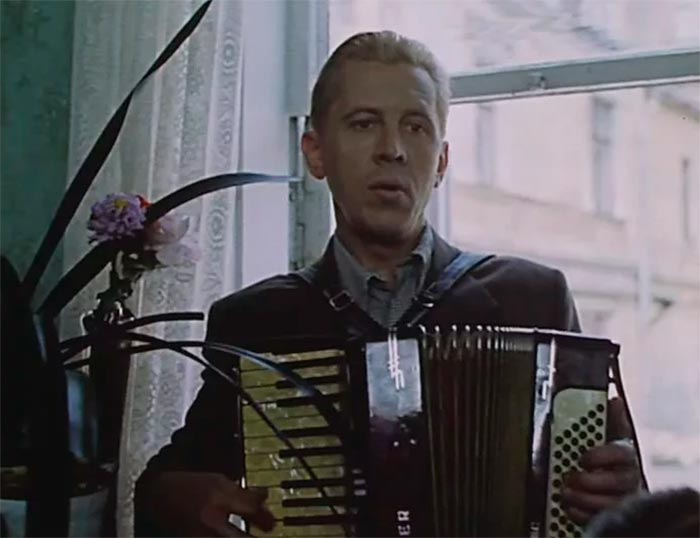 Кадр из фильма Человек с аккордеоном кадр Человек с аккордеоном 2