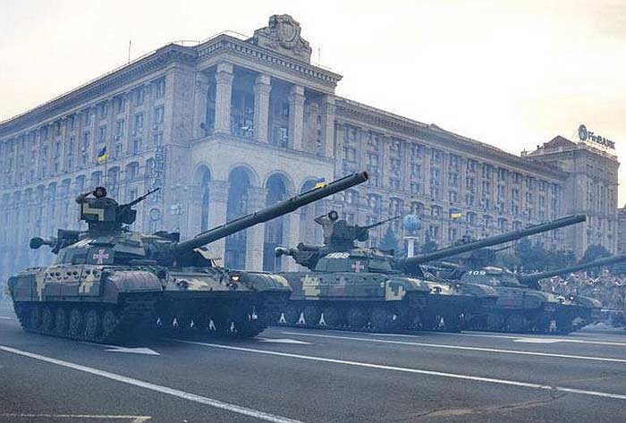 Киев танки с крестами