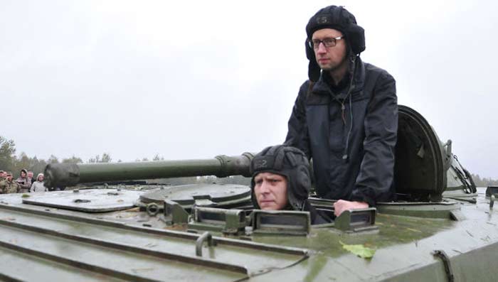 Арсений Яценюк в танке