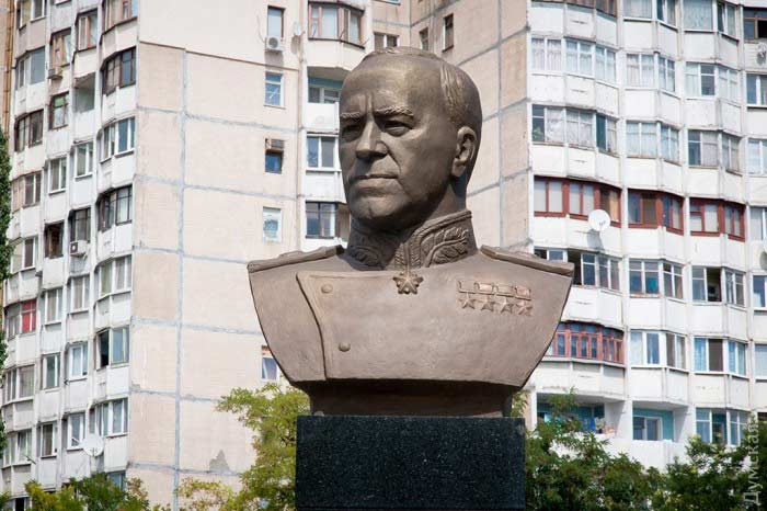 Одесса памятник Жукову 2