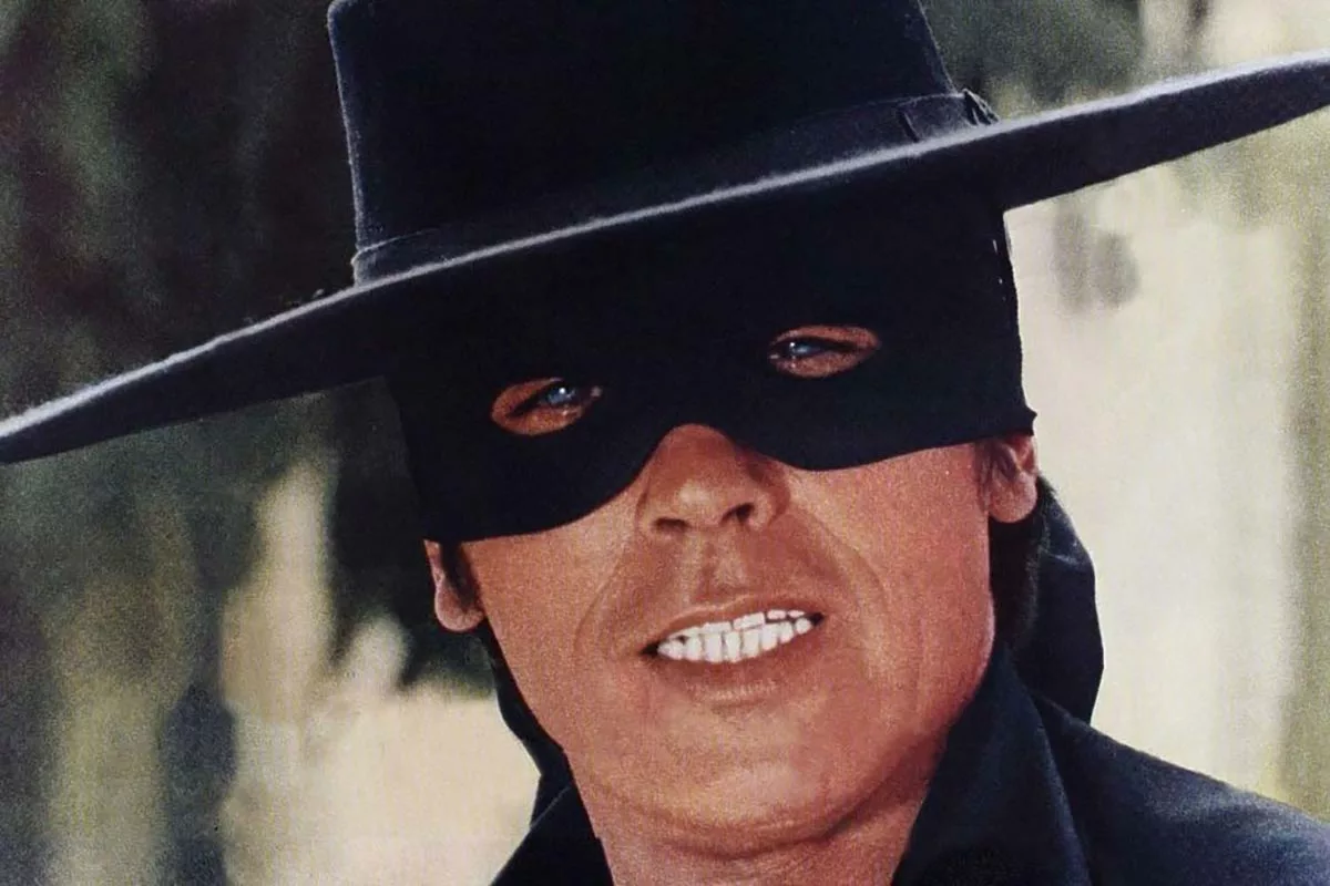 Ален Делон в фильме Зорро Ален Делон в фильме Зорро