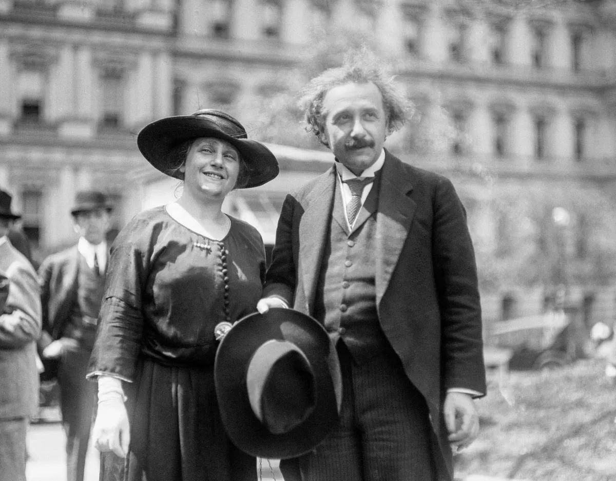 Альберт Эйнштейн и Эльза Эйнштейн 2
