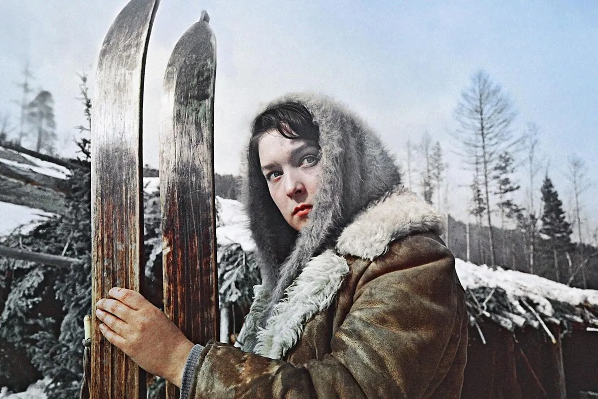 Александра Завьялова в фильме Люди на мосту