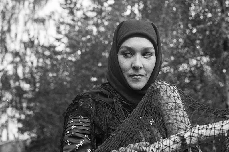 Александра Завьялова в фильме Тени исчезают в полдень 2