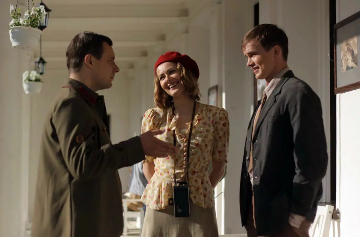 Алексей Бардуков в сериале Красные горы Алексей Бардуков в сериале Красные горы