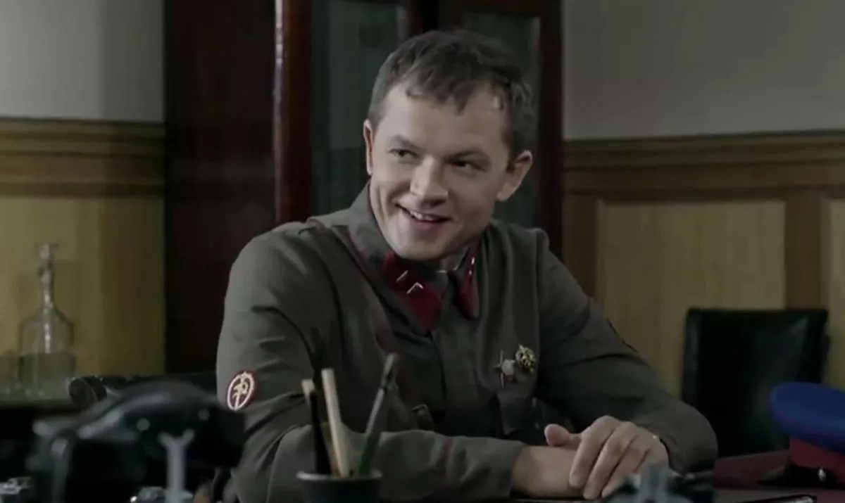 Алексей Фатеев в сериале Экспроприатор Алексей Фатеев в сериале Экспроприатор