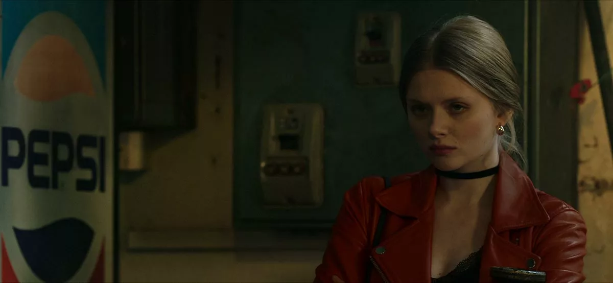 Алиса Лозовская в фильме Несчастье Рона Хоппера