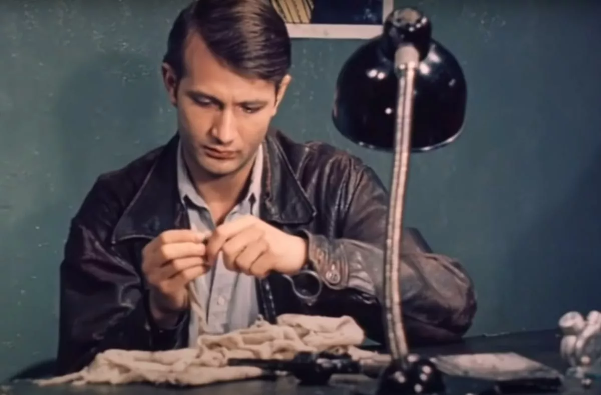 Андрей Градов в фильме Место встречи изменить нельзя Андрей Градов в фильме Место встречи изменить нельзя