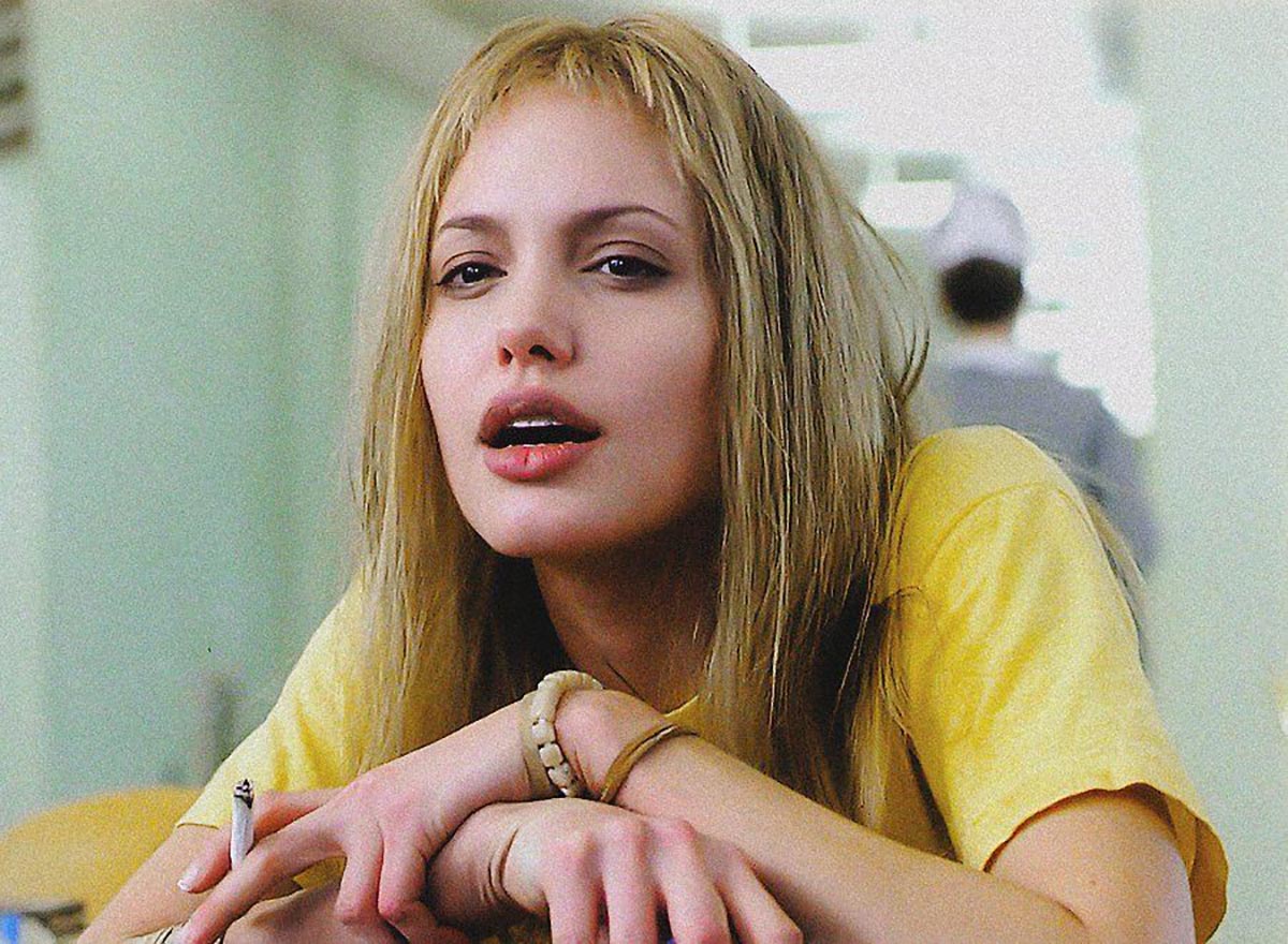 Анджелина Джоли в фильме Прерванная жизнь Анджелина Джоли в фильме Прерванная жизнь