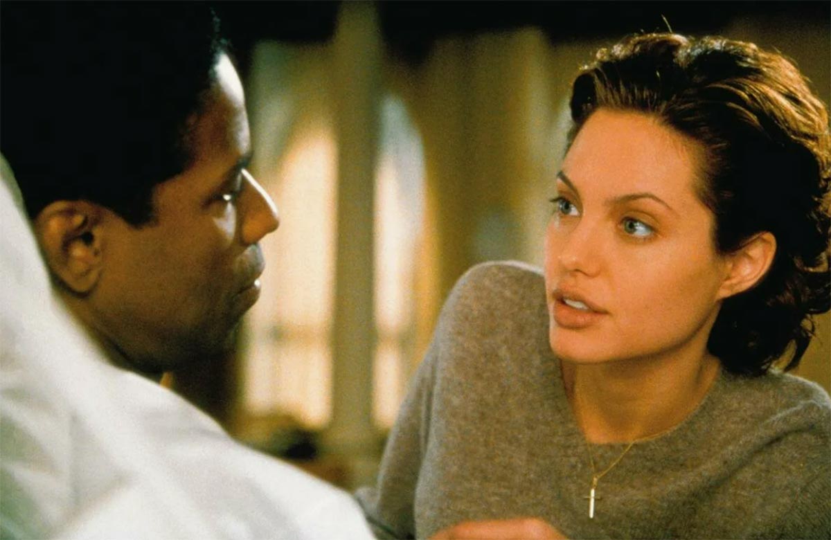 Анджелина Джоли в фильме Власть страха Анджелина Джоли в фильме Власть страха