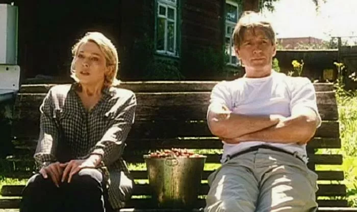 Анна Легчилова в фильме Жёлтый карлик