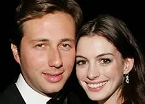 Энн Хэтэуэй и Рафаэлло Фольери