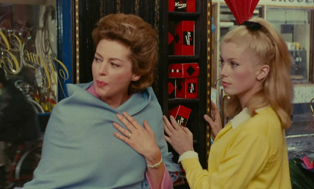 Анн Вернон в фильме Шербурские зонтики Анн Вернон в фильме Шербурские зонтики 5