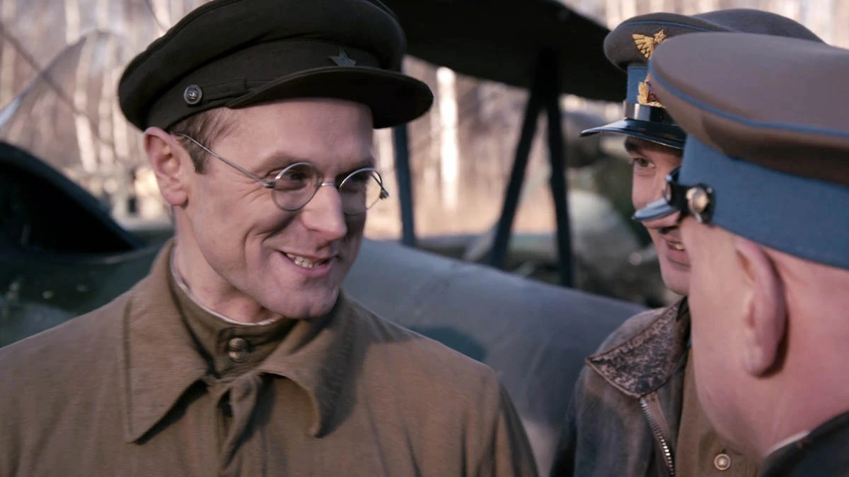 Антон Семкин в сериале Истребители. Последний бой Антон Семкин в сериале Истребители. Последний бой