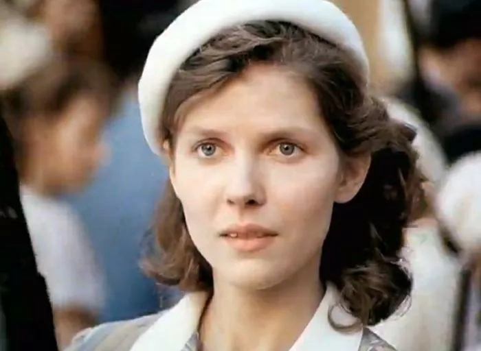 Антонина Венедиктова в фильме Брызги шампанского Антонина Венедиктова в фильме Брызги шампанского