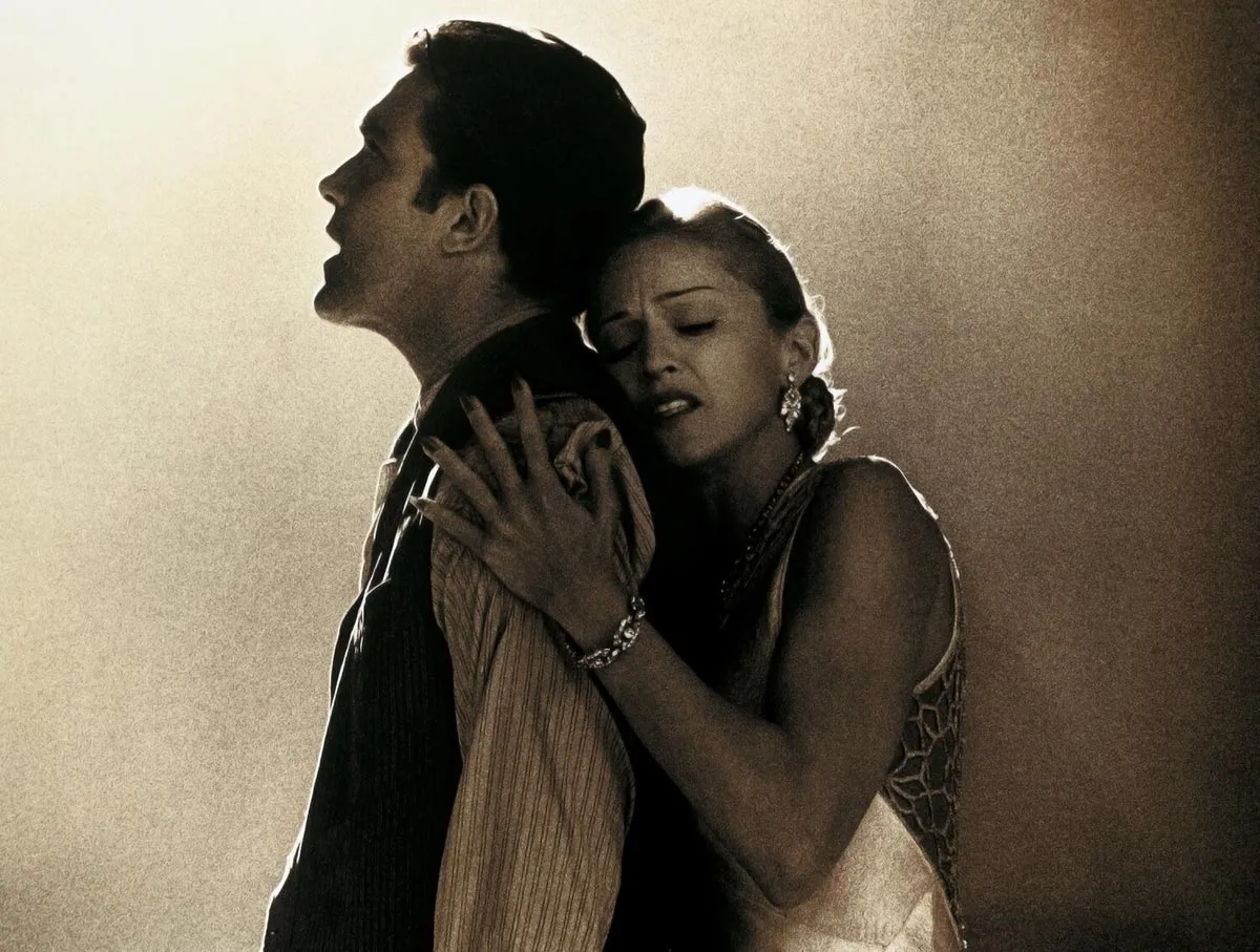 Антонио Бандерас в фильме Эвита