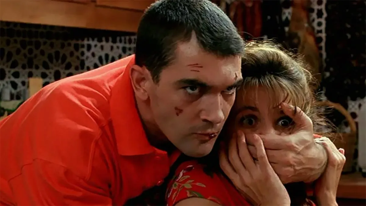 Антонио Бандерас в фильме Свяжи меня!