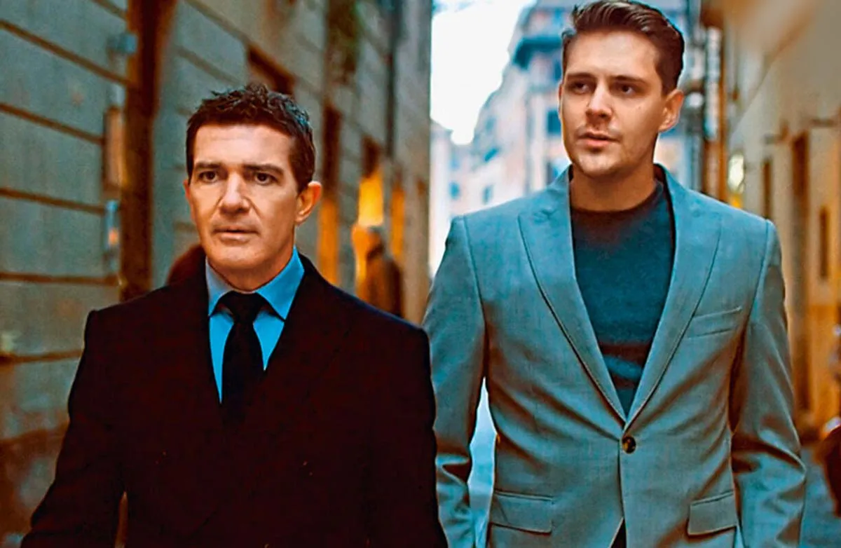 Антонио Бандерас в фильме За гранью реальности