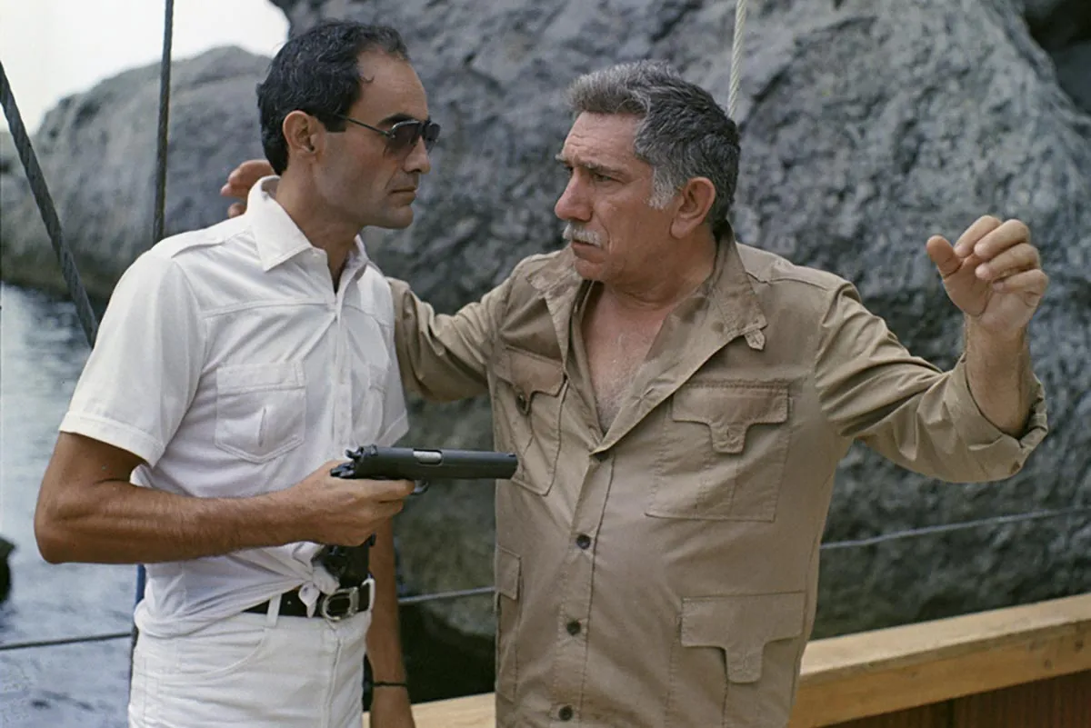 Армен Джигарханян в фильме Тайны мадам Вонг