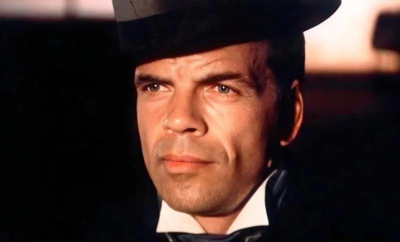 Арнис Лицитис в фильме Братья Рико