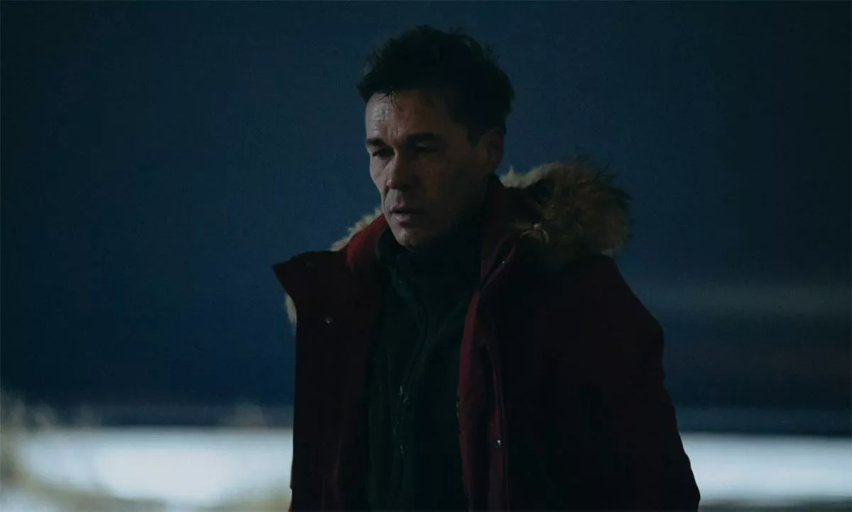 Артем Быстров в сериале Замерзшие Артем Быстров в сериале Замерзшие