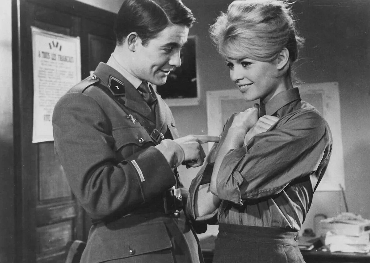 Брижит Бардо в фильме Бабетта идет на войну Брижит Бардо в фильме Бабетта идет на войну