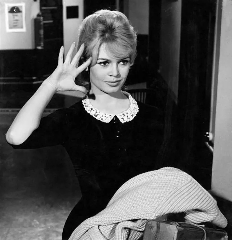 Брижит Бардо в фильме Бабетта идет на войну Брижит Бардо в фильме Бабетта идет на войну 3