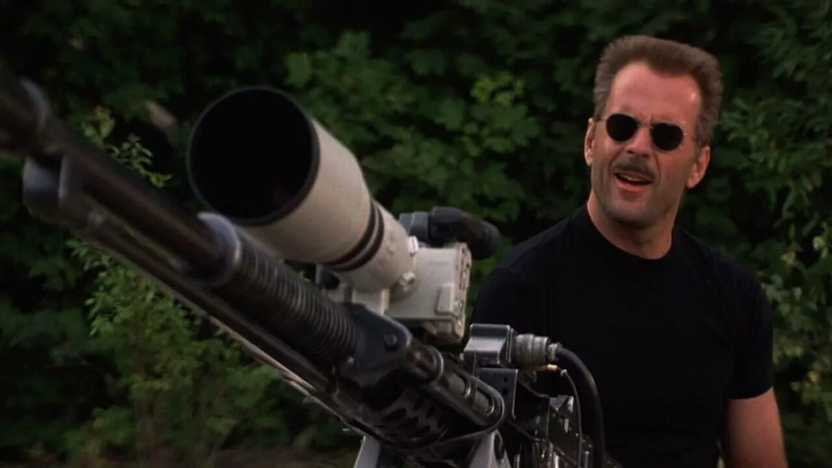 Брюс Уиллис в фильме Шакал Брюс Уиллис в фильме Шакал