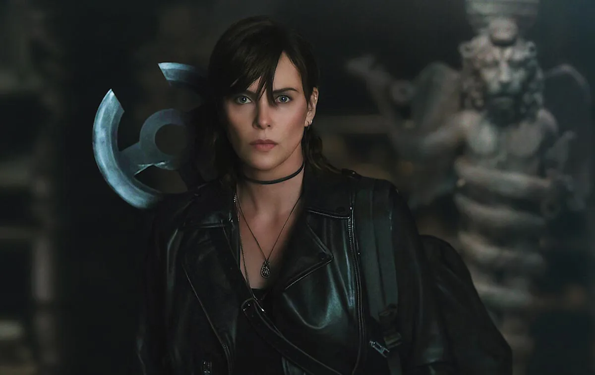 Шарлиз Терон в фильме Бессмертная гвардия