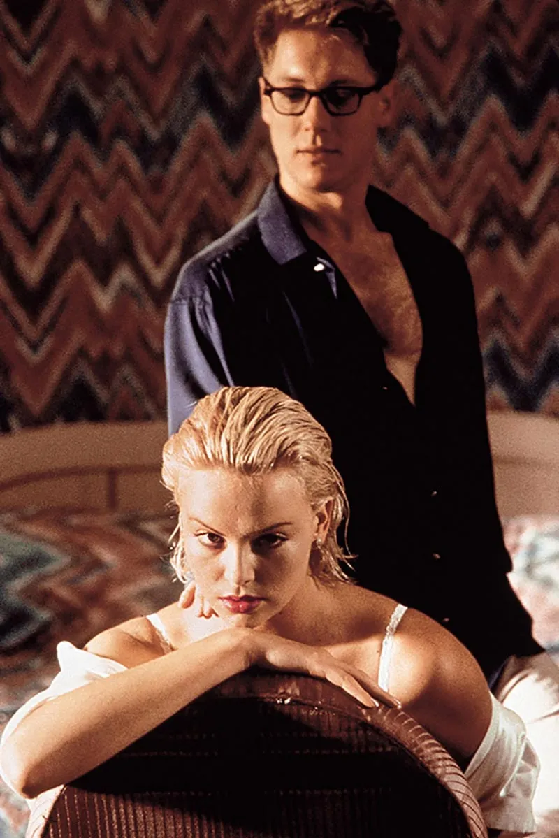 Шарлиз Терон в фильме Два дня в долине