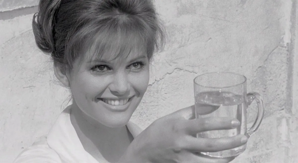 Клаудия Кардинале в фильме Восемь с половиной