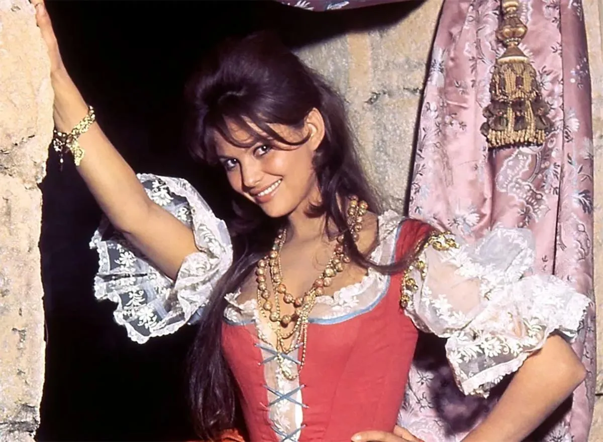 Клаудия Кардинале в фильме Картуш