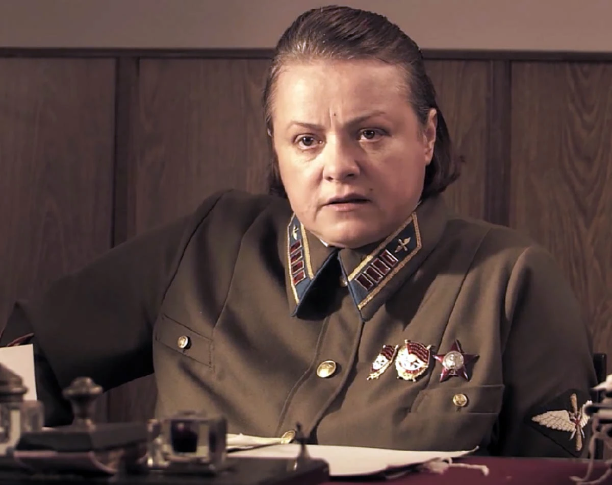 Елена Цыплакова в фильме Цель вижу Елена Цыплакова в фильме Цель вижу