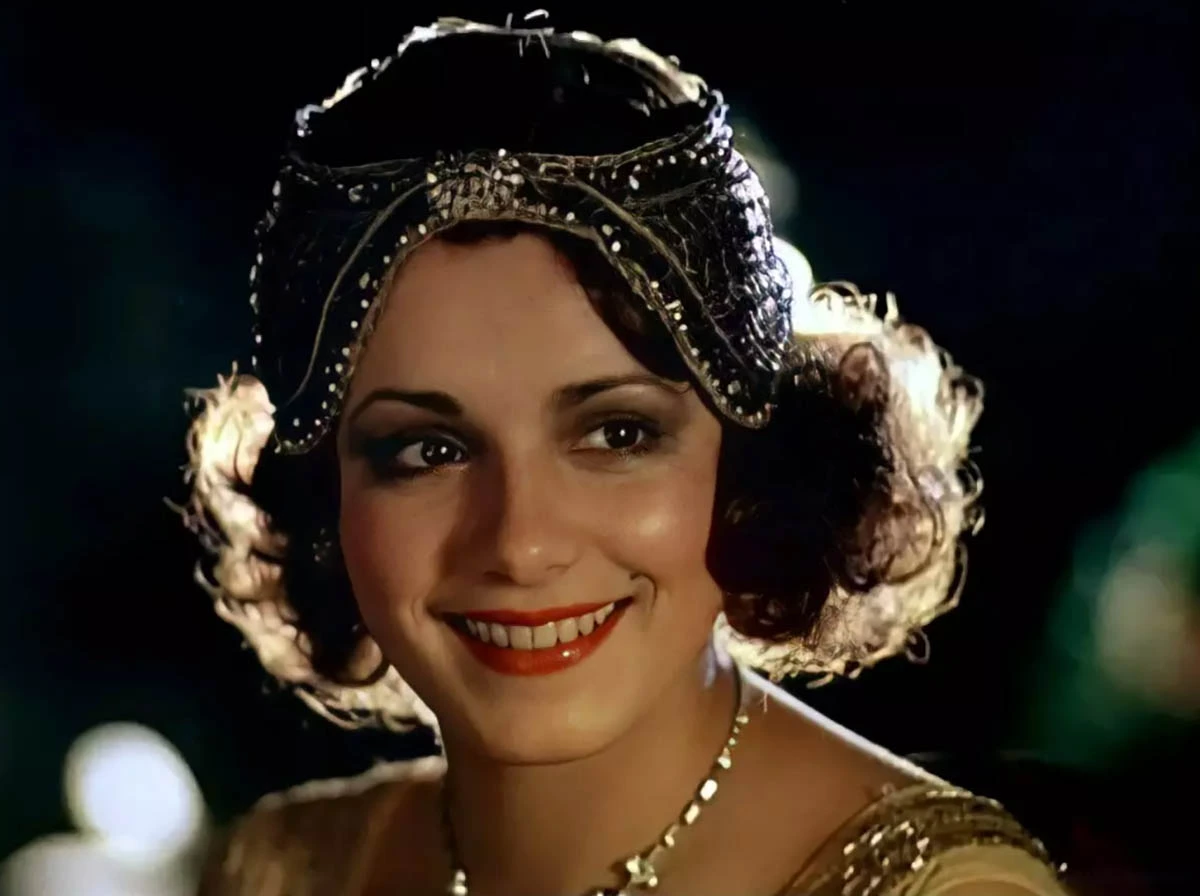 Елена Цыплакова в фильме Мы из джаза Елена Цыплакова в фильме Мы из джаза