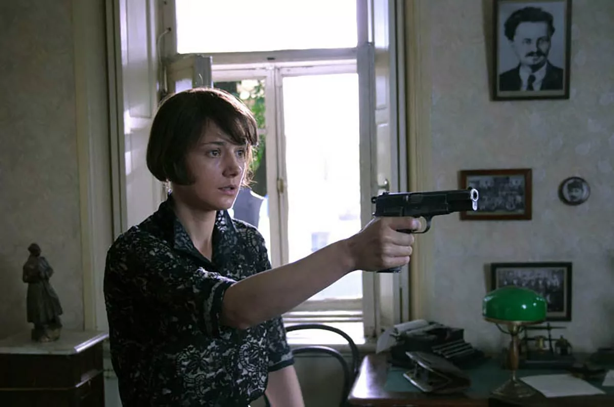 Даниэла Стоянович в фильме Багровый цвет снегопада Даниэла Стоянович в фильме Багровый цвет снегопада