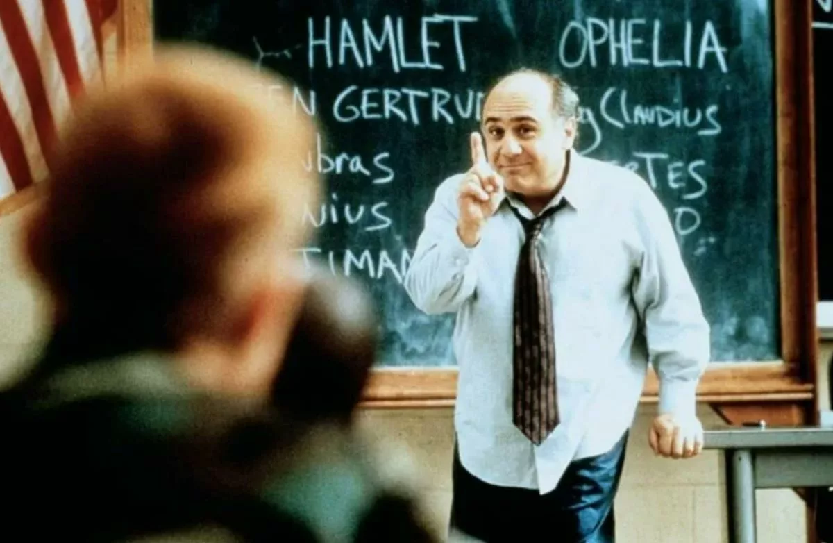 Дэнни ДеВито в фильме Человек эпохи Возрождения 3