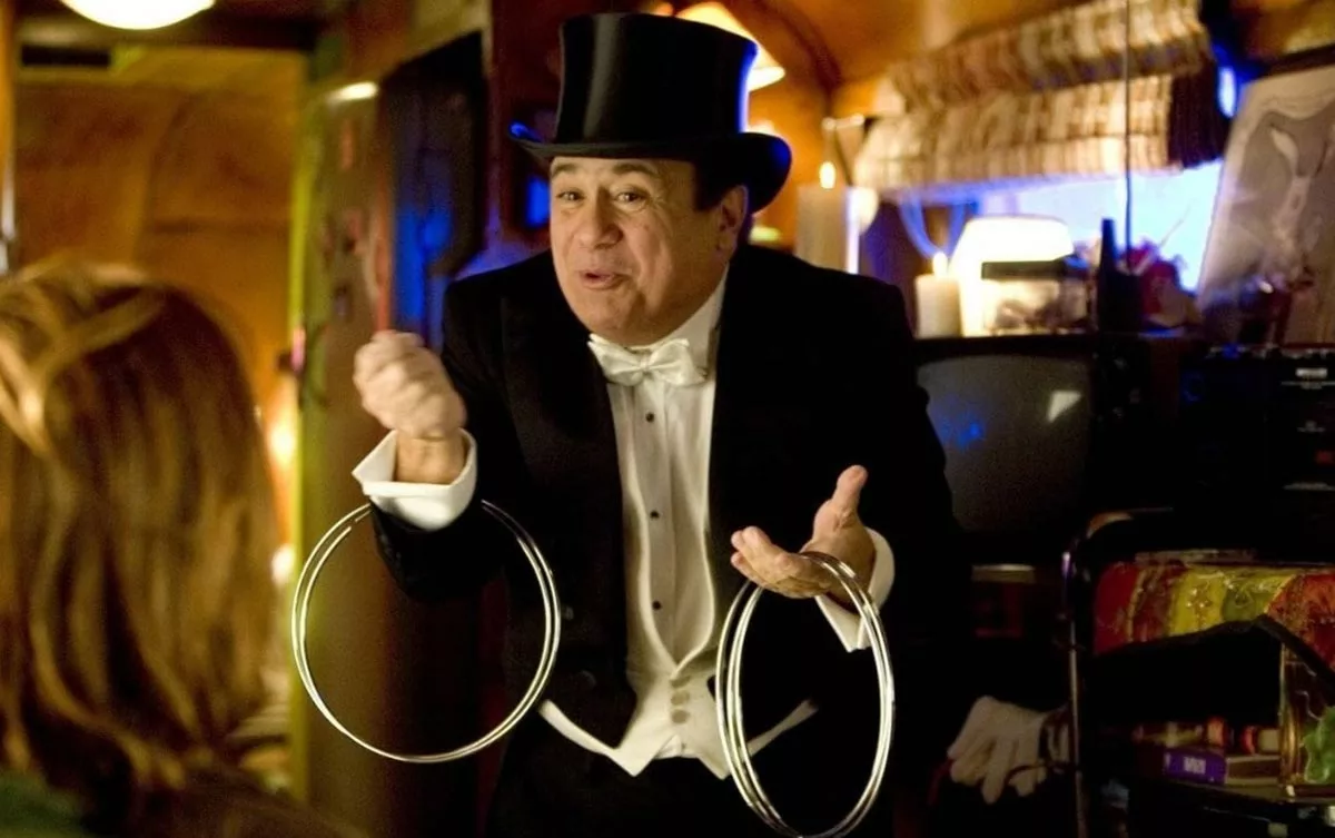 Дэнни ДеВито в фильме Крупная ставка 2