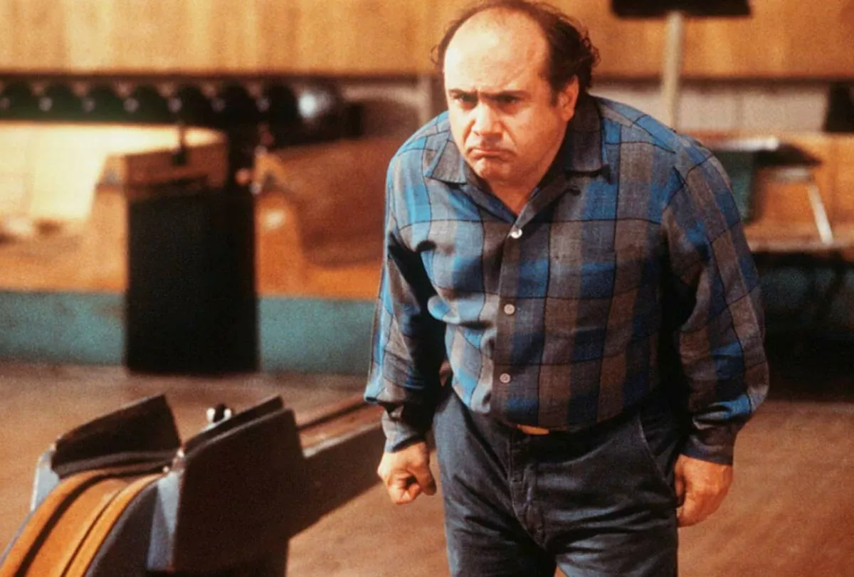 Дэнни ДеВито в фильме Сбрось маму с поезда