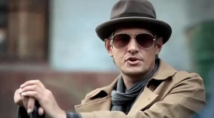 Денис Бургазлиев в сериале Бигль Денис Бургазлиев в сериале Бигль