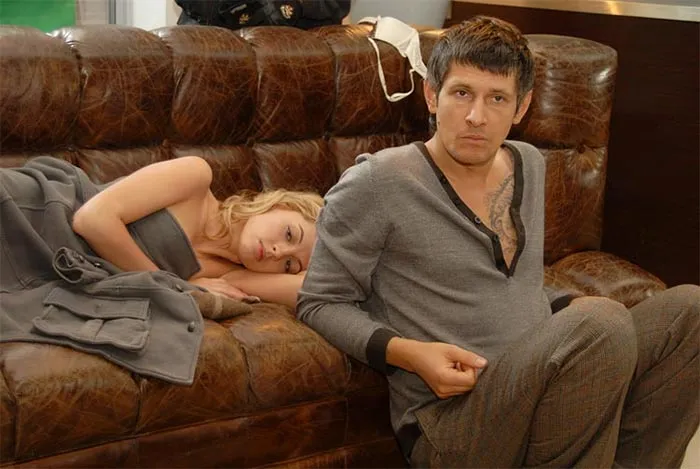 Денис Бургазлиев в фильме Ясновидящая Денис Бургазлиев в фильме Ясновидящая